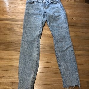 Like new Guess low rise jeans